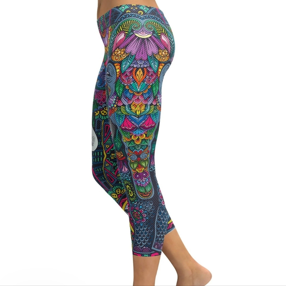 Psychedelic Blue and Pink Capri Leggings
